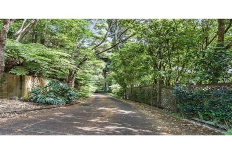 Photo of property in 41 Ridgewood Crescent, Birkenhead, Auckland, 0626