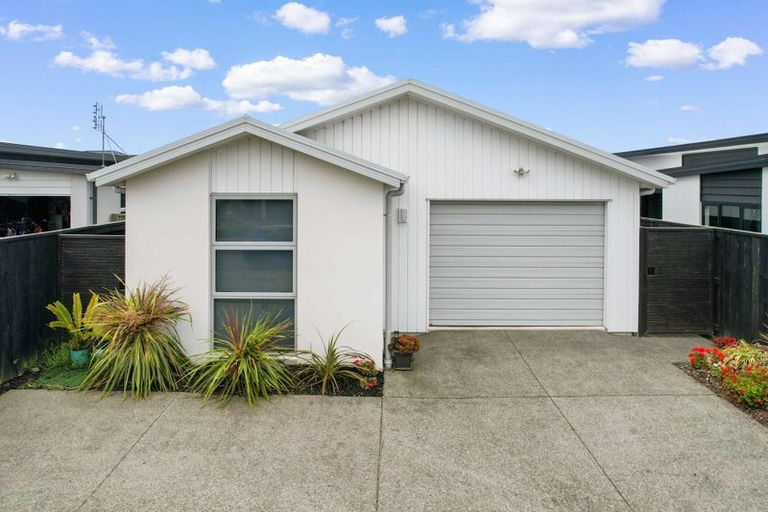 Photo of property in 9 Pimelea Street, Papamoa Beach, Papamoa, 3118