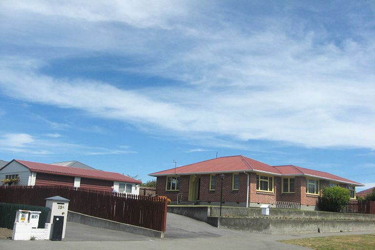 Photo of property in 19 Lake Terrace Road, Burwood, Christchurch, 8061