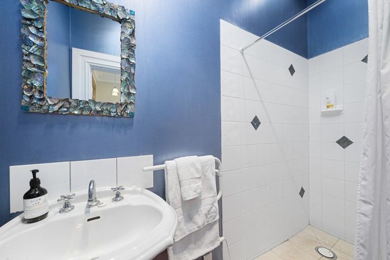 Photo of property in 70 Jellicoe Street, Martinborough, 5711