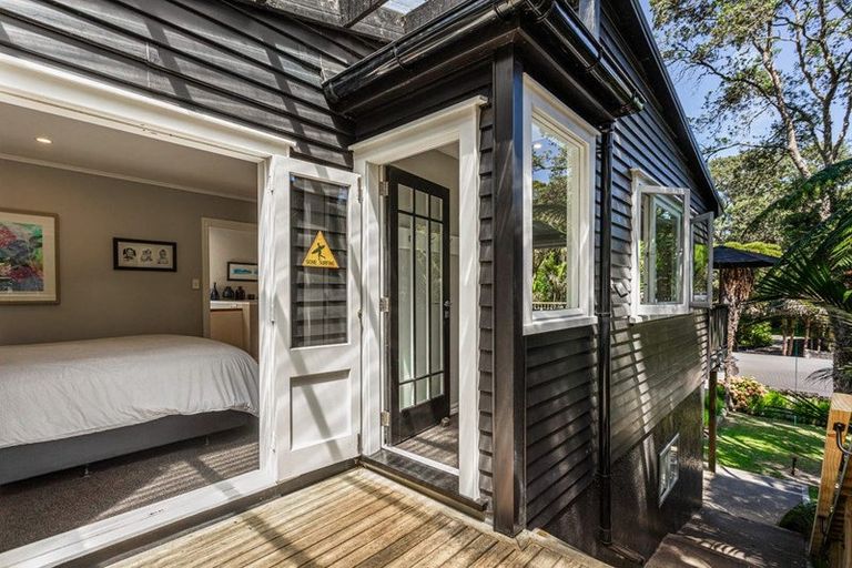 Photo of property in 80 Motutara Road, Muriwai, Waimauku, 0881