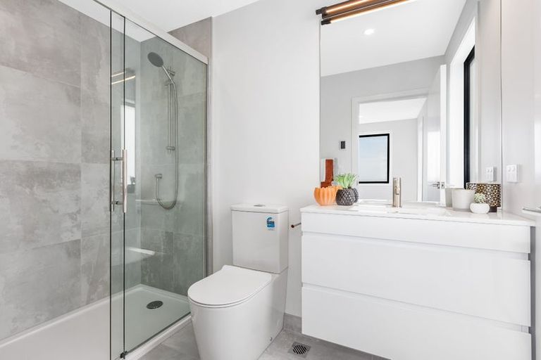 Photo of property in 2a Kaiaho Close, Aotea, Porirua, 5024