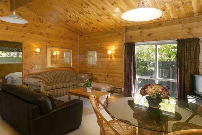 Photo of property in 18 Oregon Drive, Rainbow Point, Taupo, 3330