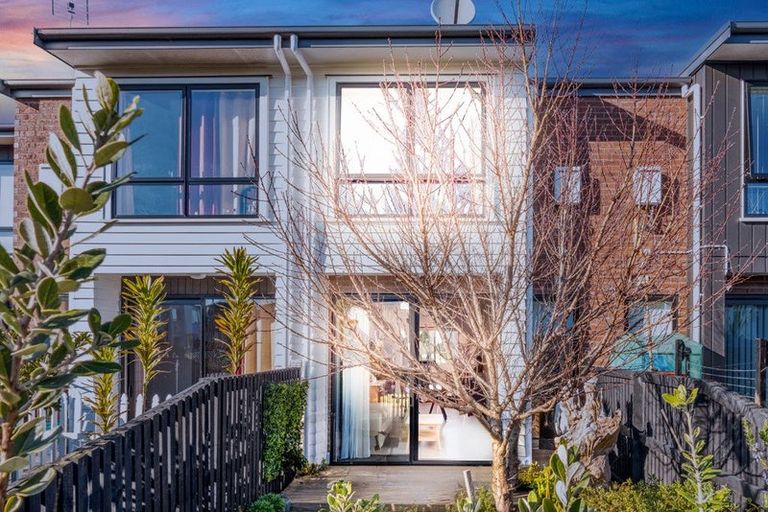 Photo of property in 61 Te Aparangi Road, Papakura, 2110