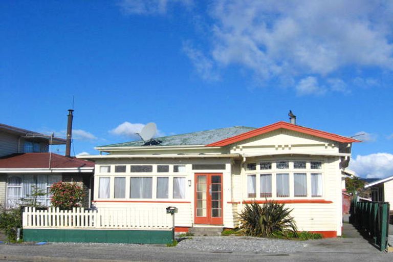Photo of property in 81 Shakespeare Street, Greymouth, 7805