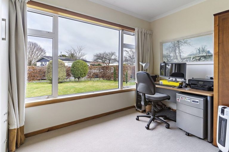 Photo of property in 3 Hornsby Street, Carterton, 5713