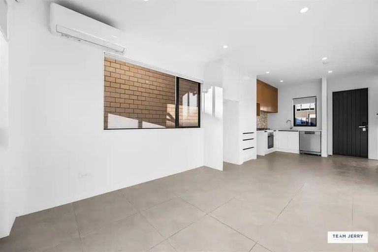 Photo of property in 11 Te Kaapia Road, Papakura, 2110