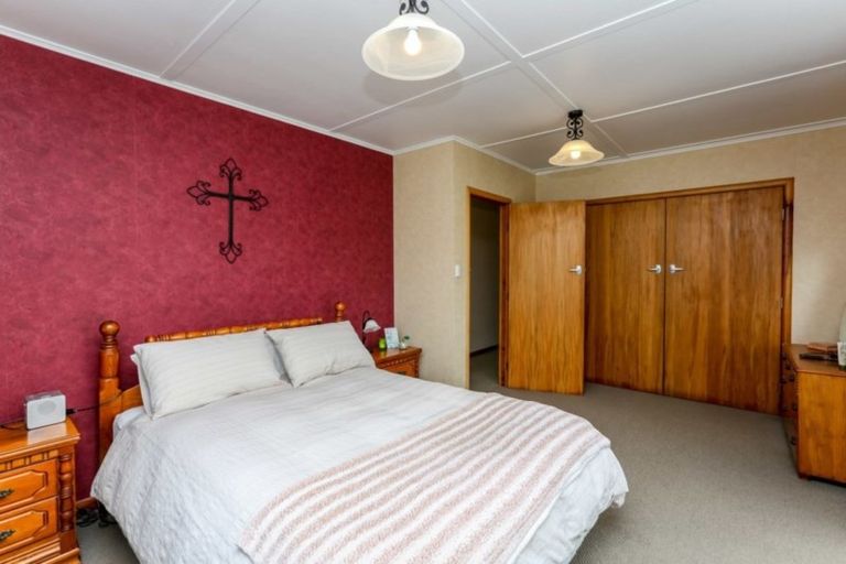 Photo of property in 22 Cowling Road, Hurdon, New Plymouth, 4310