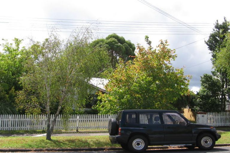 Photo of property in 9 Mayville Avenue, New Lynn, Auckland, 0600