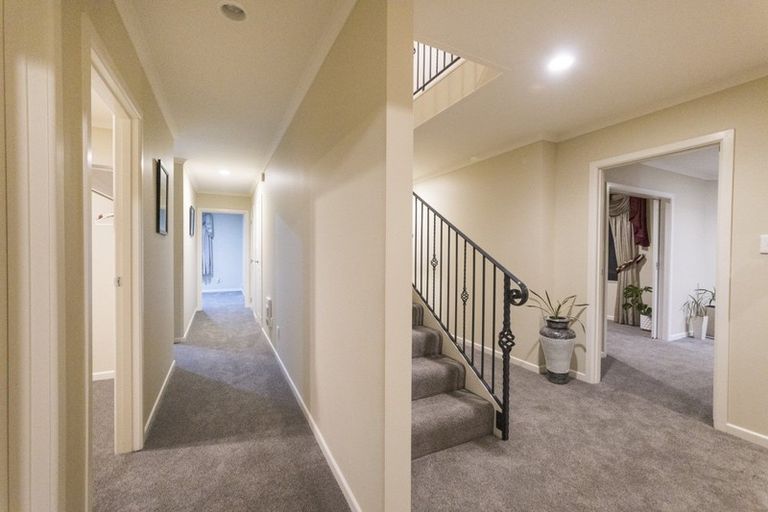 Photo of property in 98 Pacific Drive, Fitzherbert, Palmerston North, 4410