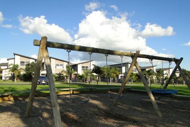 Photo of property in 34 Skelligs Drive, Flat Bush, Auckland, 2019