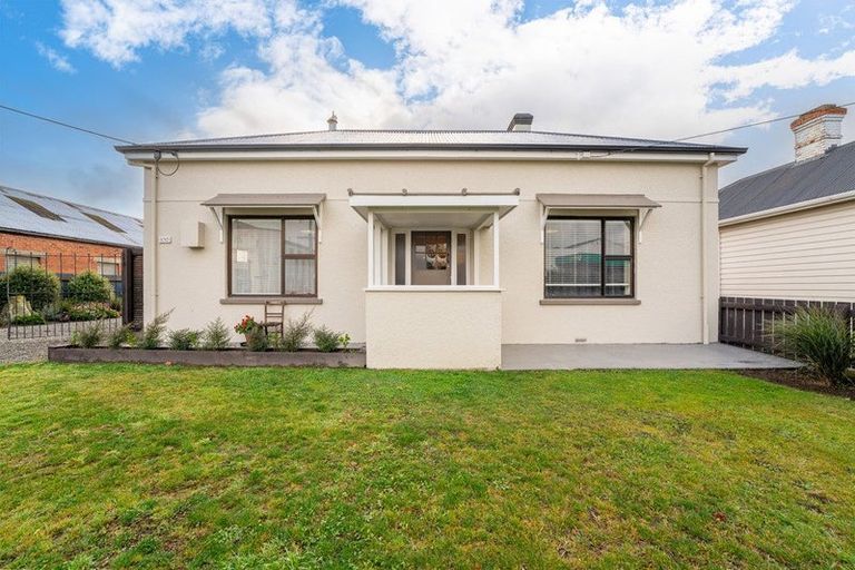 Photo of property in 100 High Street, Waimate, 7924