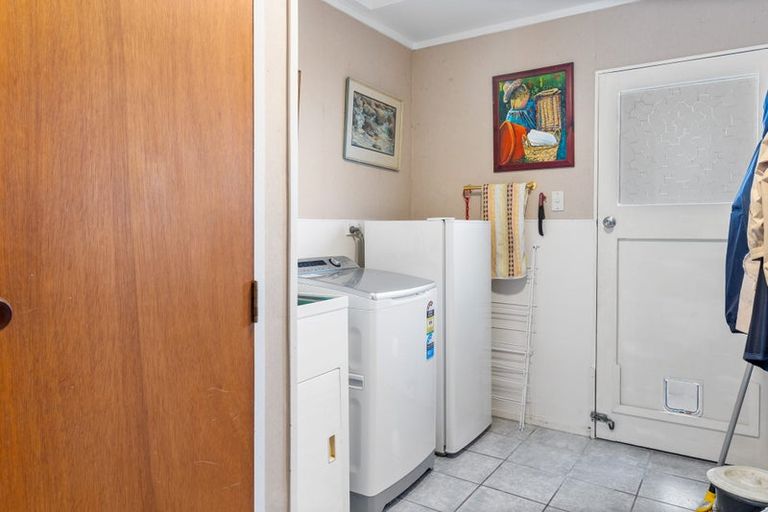 Photo of property in 27 Robinson Road, Whitianga, 3510