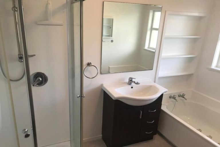 Photo of property in 2/45 East Coast Road, Milford, Auckland, 0620