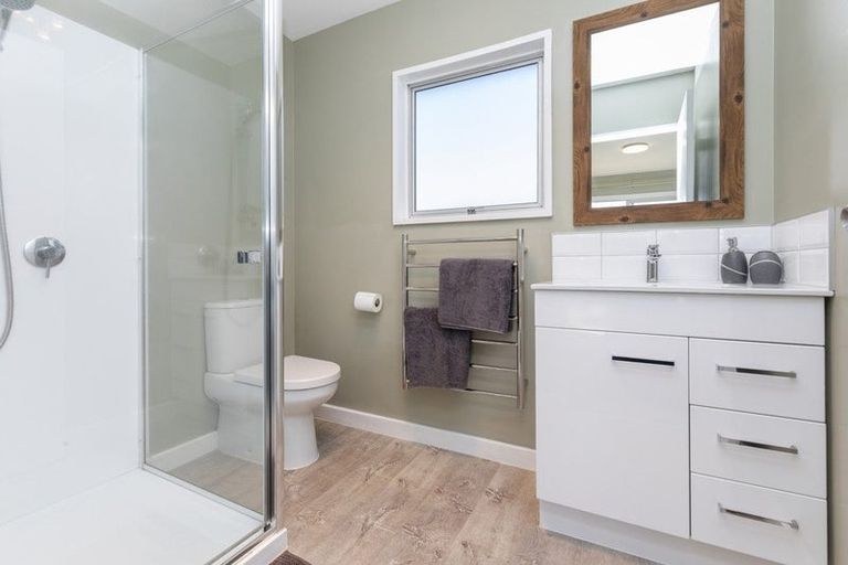 Photo of property in 4 Swindells Road, Waikuku Beach, 7473