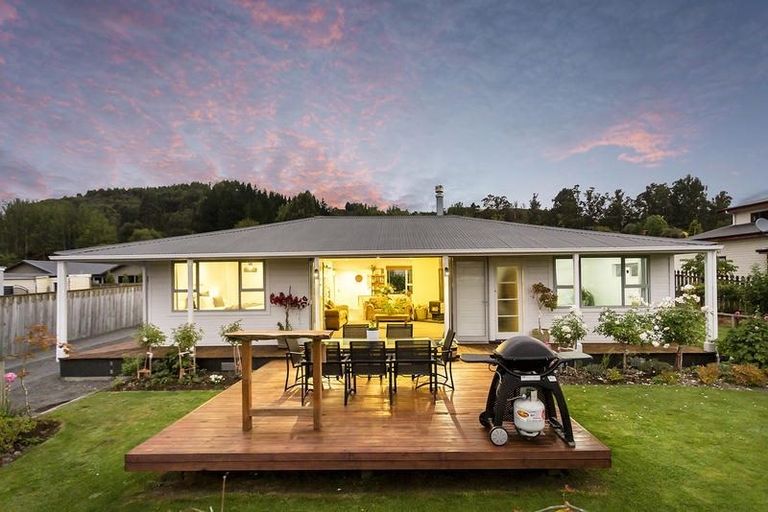 Photo of property in 298 Gladstone Road North, Mosgiel, 9092