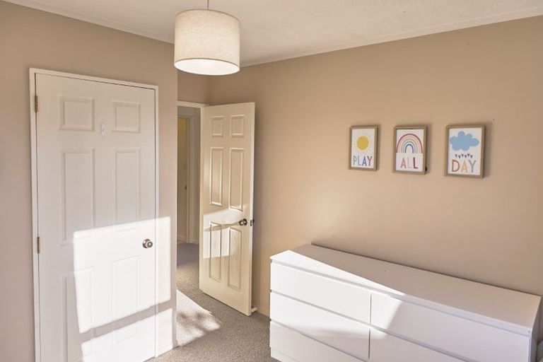 Photo of property in 6a Sunningdale Lane, Woodridge, Wellington, 6037