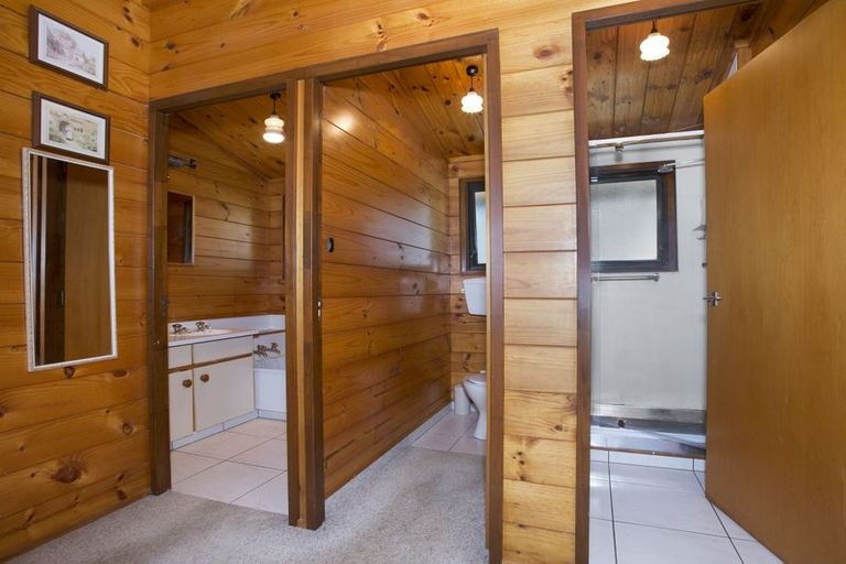 Photo of property in 345 Aokautere Drive, Aokautere, Palmerston North, 4471