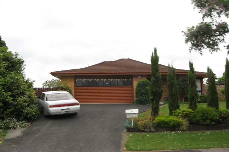 Photo of property in 4 Pedlar Place, Conifer Grove, Takanini, 2112