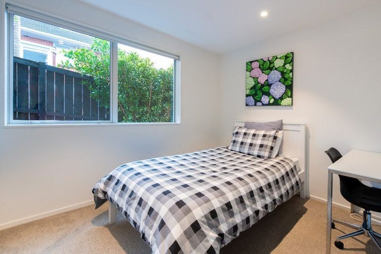 Photo of property in 7b Gulf Road, Murrays Bay, Auckland, 0630