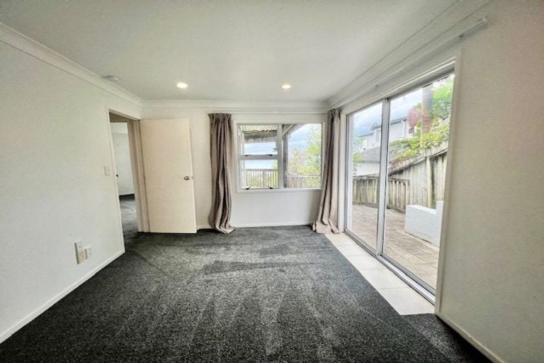 Photo of property in 24 Vipond Road, Stanmore Bay, Whangaparaoa, 0932