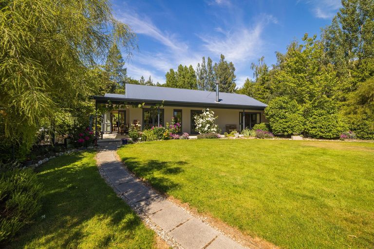 Photo of property in 2347 Cardrona Valley Road, Cardrona, Wanaka, 9382