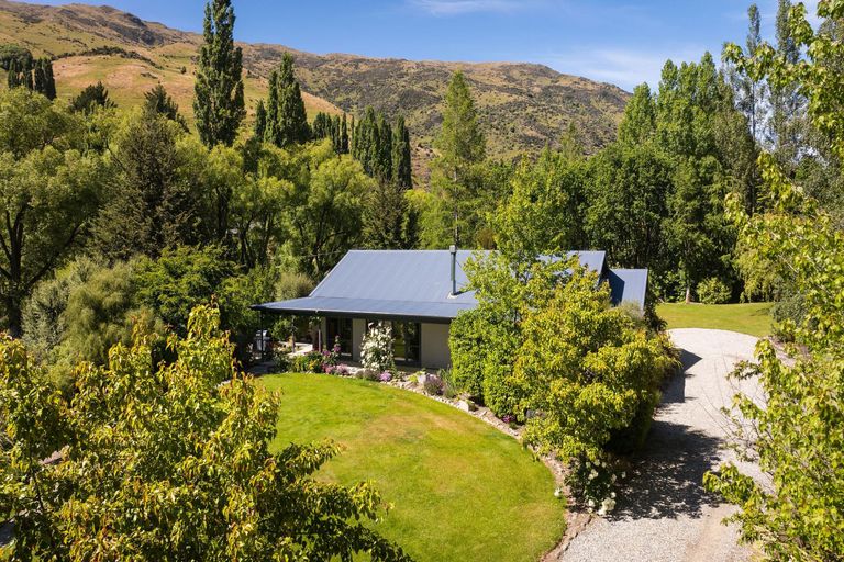 Photo of property in 2347 Cardrona Valley Road, Cardrona, Wanaka, 9382