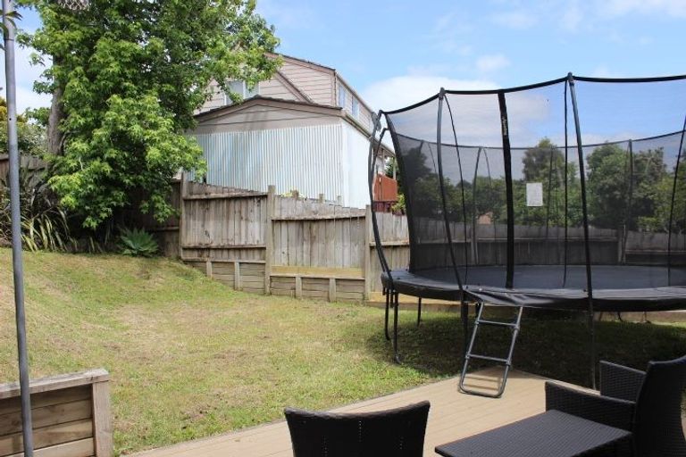 Photo of property in 1/40 Lilburn Crescent, Massey, Auckland, 0614