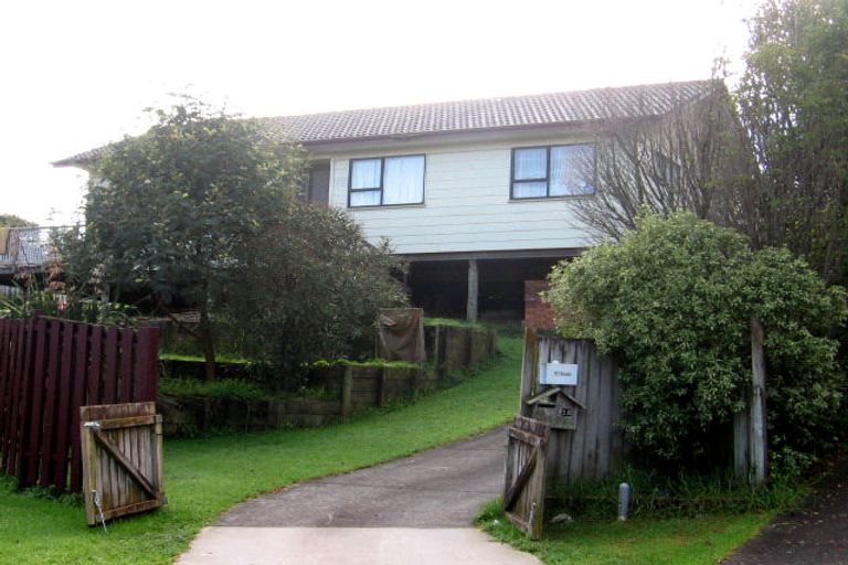 Photo of property in 12 Melia Grove, Goodwood Heights, Auckland, 2105