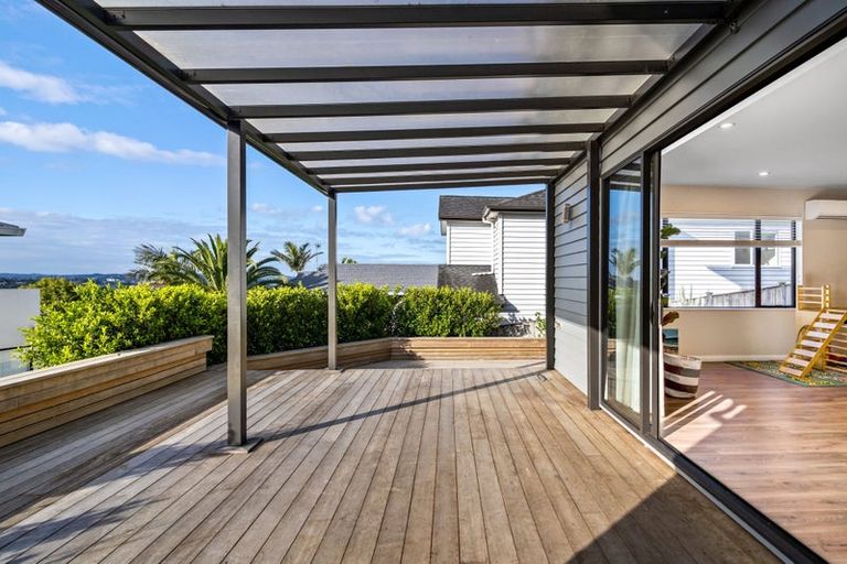 Photo of property in 11 Matisse Drive, West Harbour, Auckland, 0618