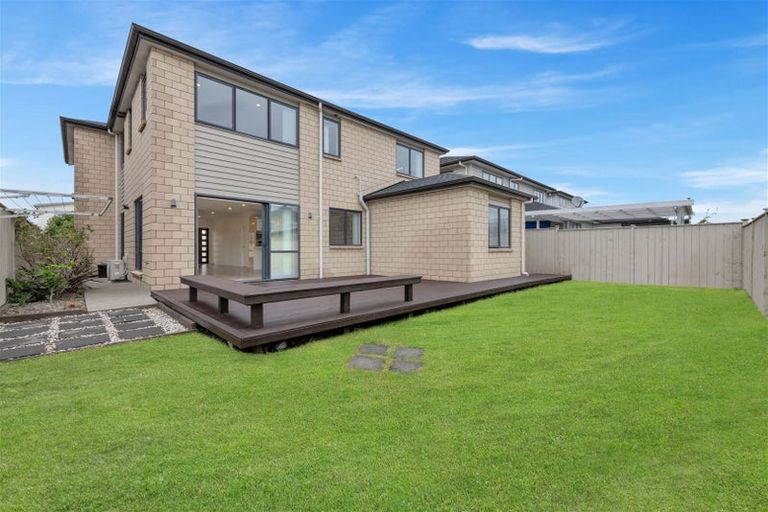 Photo of property in 37 Rosewell Crescent, Flat Bush, Auckland, 2019