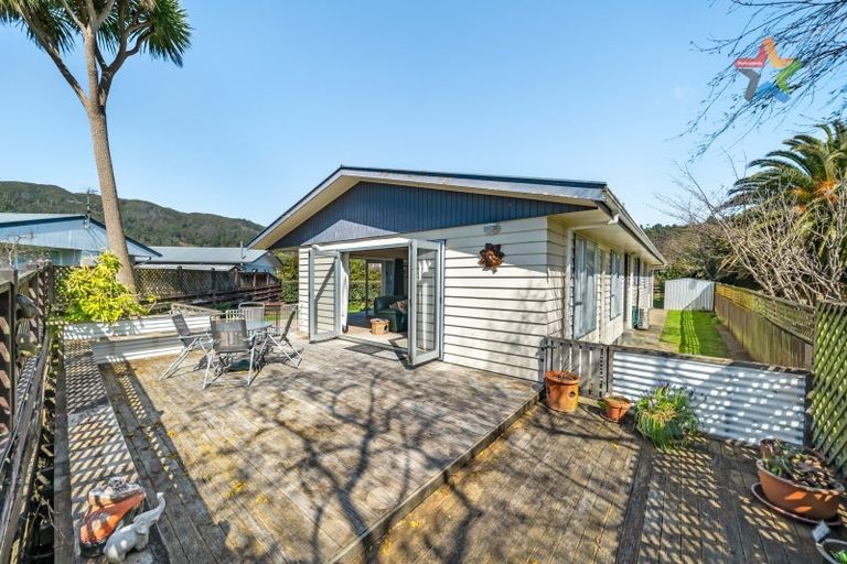 Photo of property in 294a Stokes Valley Road, Stokes Valley, Lower Hutt, 5019