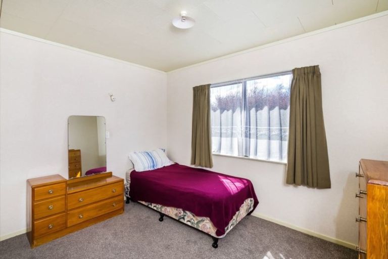 Photo of property in 2/77 Te Hatepe Avenue, Taupo, 3330