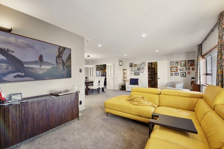 Photo of property in 1 Wakelin Place, Redwood, Christchurch, 8051