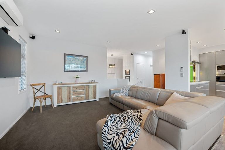 Photo of property in 15 Beechwood Road, Rothesay Bay, Auckland, 0630