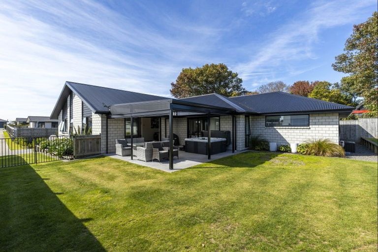 Photo of property in 39 Aratapu Street, Waitara, 4320