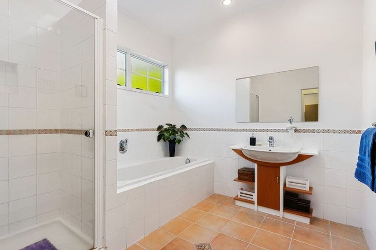 Photo of property in 9 Pah Road, Cockle Bay, Auckland, 2014