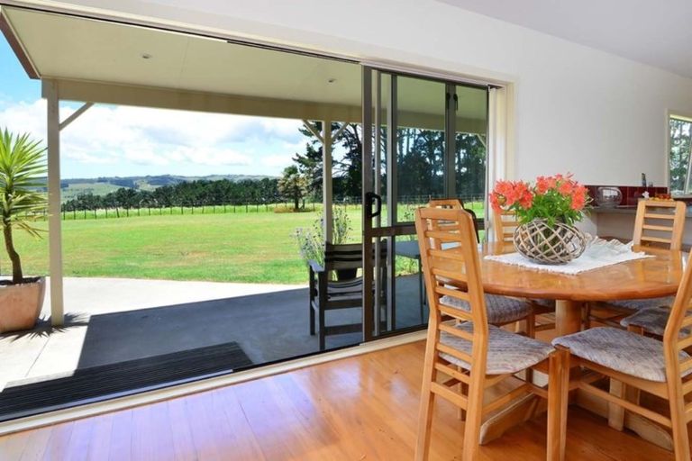 Photo of property in 135c Hutchinson Road, Helensville, 0875