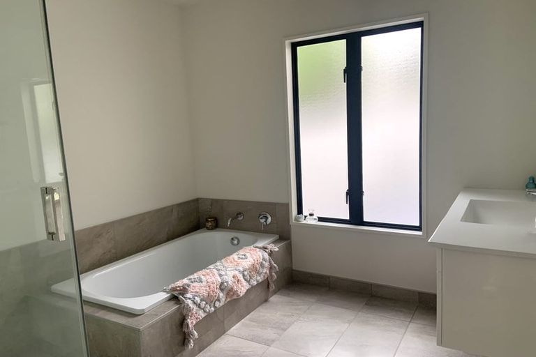 Photo of property in 5 Willow Dell, Westmorland, Christchurch, 8025