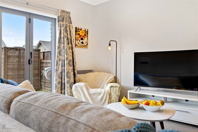 Photo of property in 3 Tuatua Road, Hobsonville, Auckland, 0616