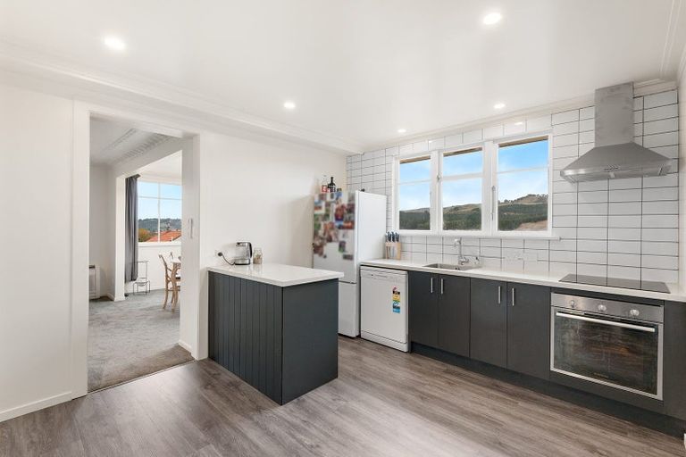 Photo of property in 30 Scotland Terrace, Green Island, Dunedin, 9018