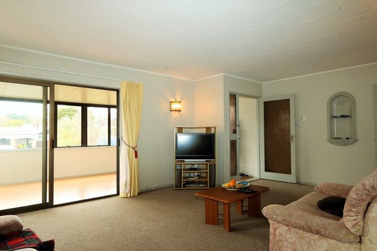 Photo of property in 19 Cairngorm Place, Highland Park, Auckland, 2010