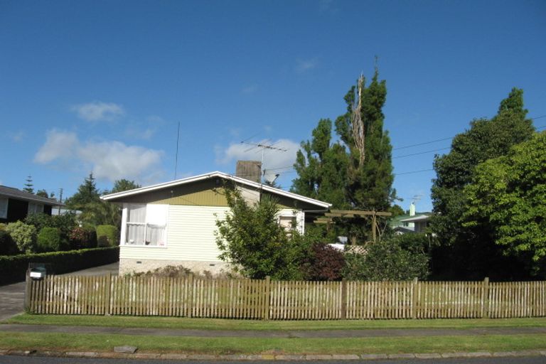Photo of property in 21 Ennis Avenue, Pakuranga Heights, Auckland, 2010