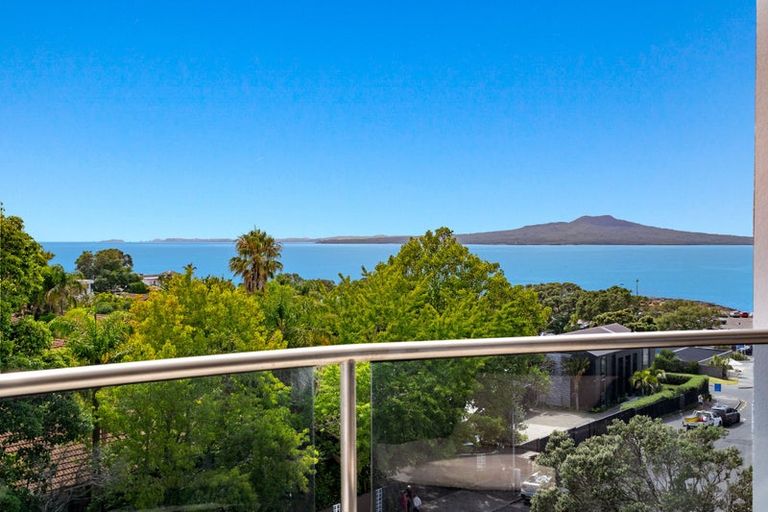 Photo of property in Mon Desir Apartments, 4b/175 Hurstmere Road, Takapuna, Auckland, 0622