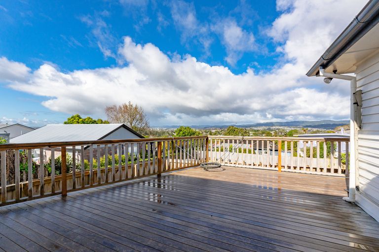 Photo of property in 184 Waimumu Road, Massey, Auckland, 0614