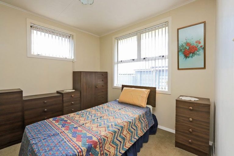 Photo of property in 221 Sunnybank Crescent, Camberley, Hastings, 4120