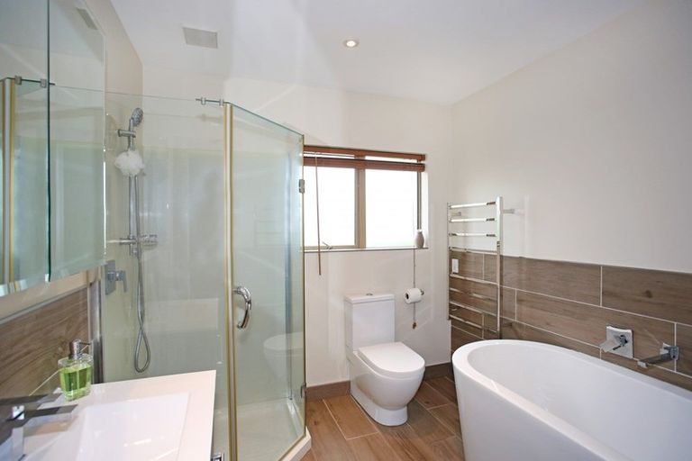 Photo of property in 10 Coulthard Terrace, Opaheke, Papakura, 2113