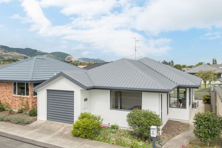 Photo of property in 8 The Drive, Richmond, 7020