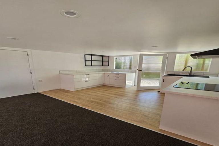 Photo of property in 19 Hutchinsons Road, Bucklands Beach, Auckland, 2014