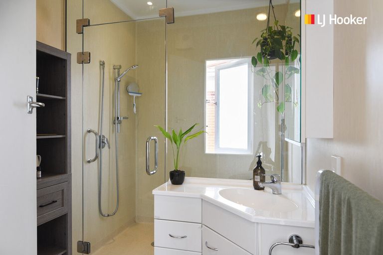 Photo of property in 43 Duckworth Street, Andersons Bay, Dunedin, 9013